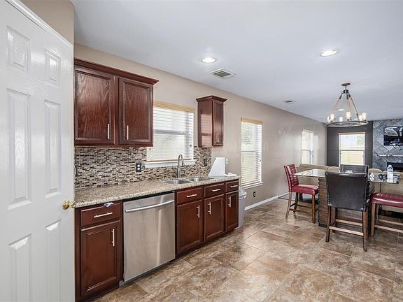 5th image of 7219 Roundrock Park Ln