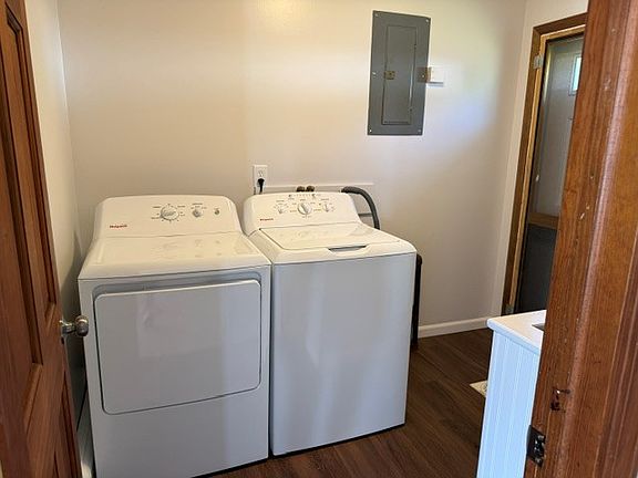 5th image of 2337 Main Rd E #2