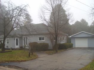 134 Mead Ave, Oconto Falls, WI 54154