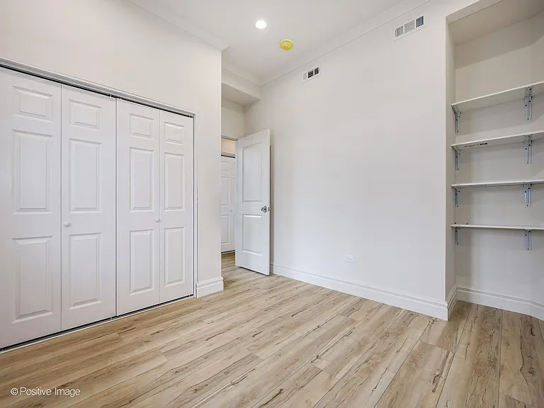 1710 W Belmont Ave #301 — Photo 5