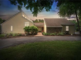 11945 Arbor View Ln, Olathe, KS 66061