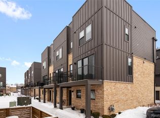 1049 Hampton Cir #44, Detroit, MI 48207