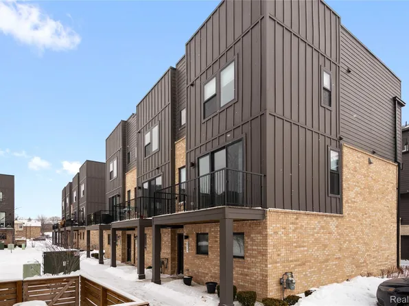 1049 Hampton Cir #44, Detroit, MI 48207