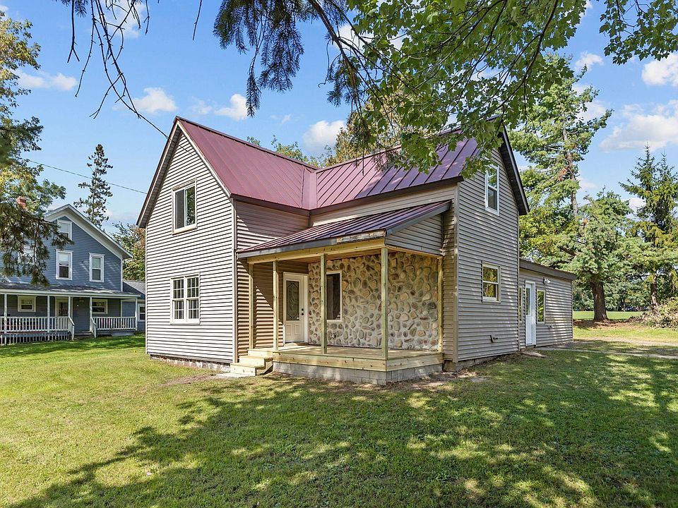 1st image of 160 Mill St