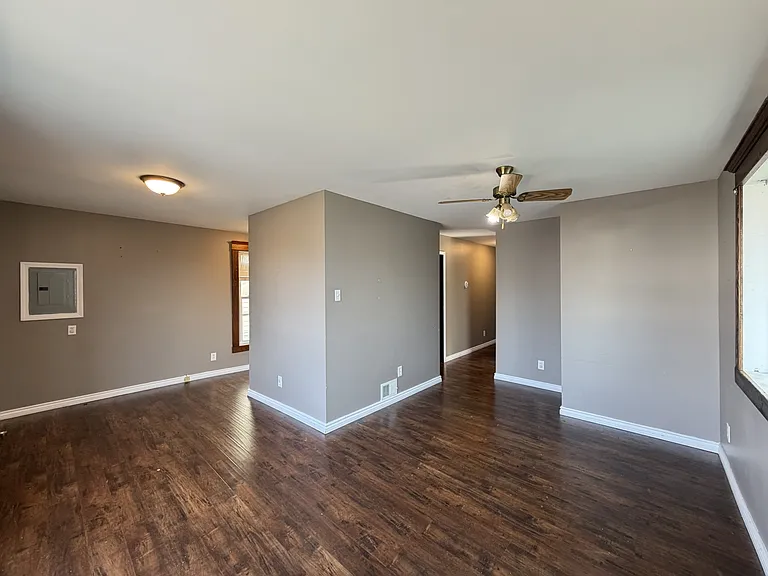 11 Pooley Pl — Photo 2