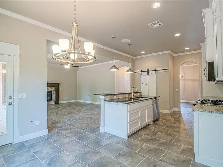 2916 Pacifica Ln — Photo 13
