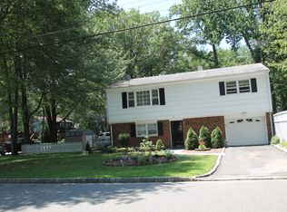 35 Camden Rd, Parsippany, NJ 07054