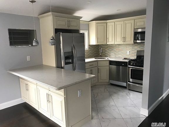 4th image of 163-46 Mathias Ave #2
