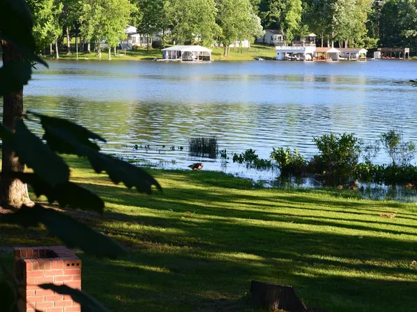 147 Gaston Pointe Dr, Littleton, NC 27850