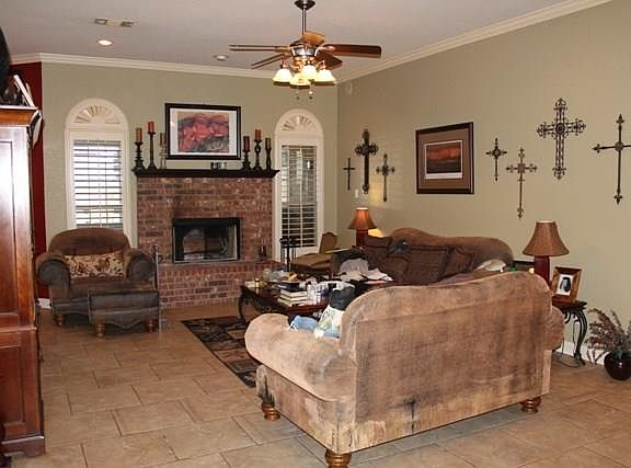 2nd image of 3109 Briarcliff Cir