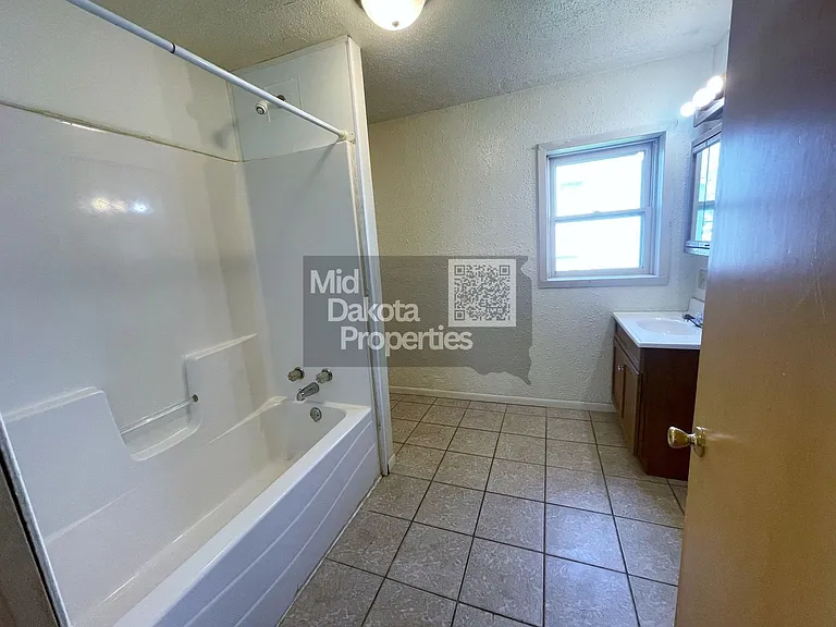 509 E 1st Ave — Photo 10