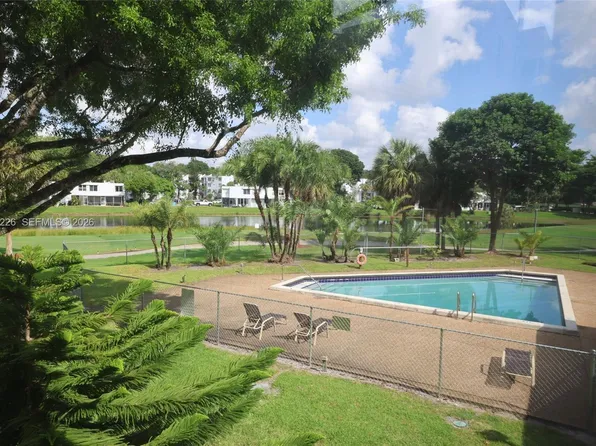 1831 Sabal Palm Dr APT 208, Davie, FL 33324