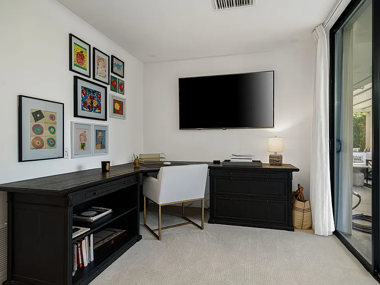 6 Exeter Ct — Photo 35