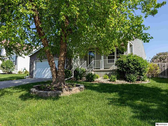 4th image of 16122 Birch Ave