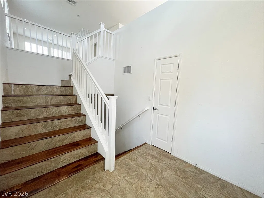 3 bed, 2.5 bath, 1680 sqft, $1,965 — Photo 4