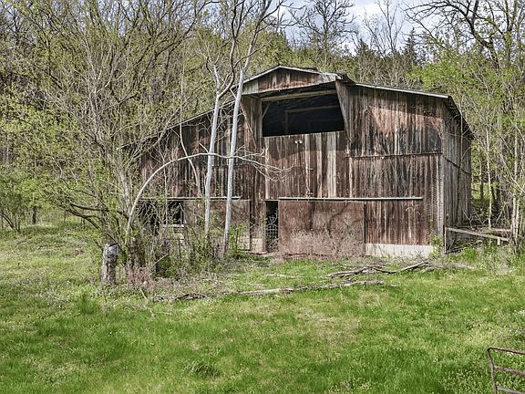 2nd image of 416 Hix Hollow Rd