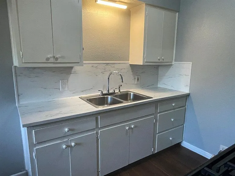 309 E Grady Dr — Photo 10