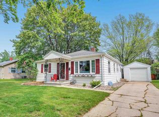 903 Redwood Dr, Green Bay, WI 54304