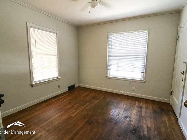1849 Anderson Ave — Photo 17