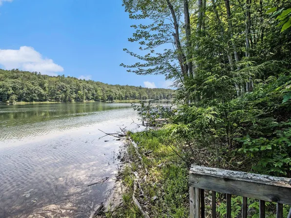 16612 Acorn Rdg, Beulah, MI 49617