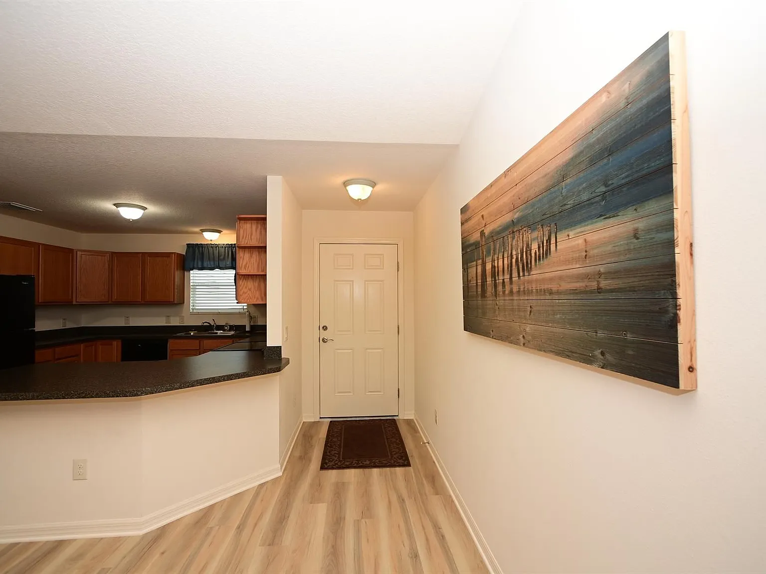 3 bed, 1426 sqft, $3,200 — Photo 2