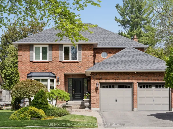 5 Carriage Ln, Clarington, ON L1E 1J9