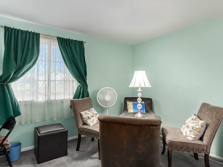 4405 N 71st Dr — Photo 10