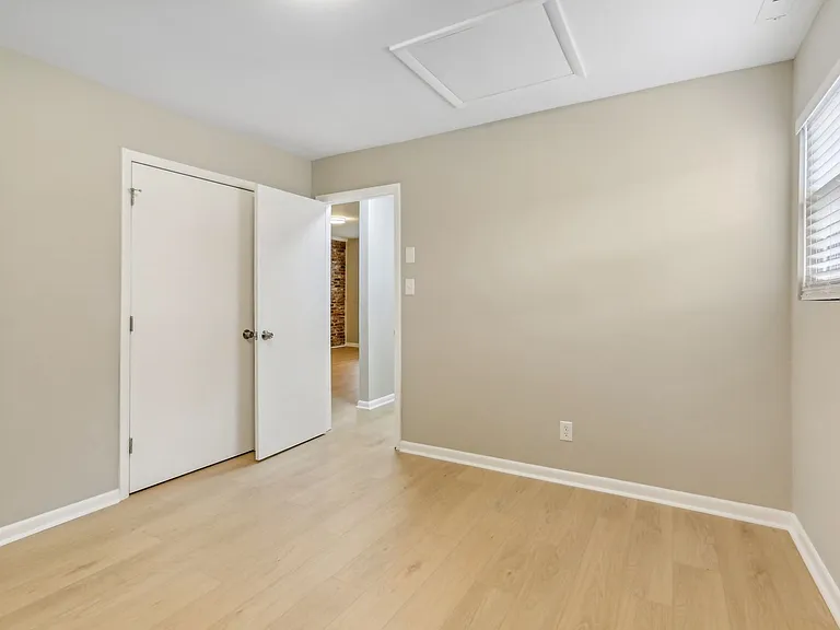 South Valley Apartments — Photo 24