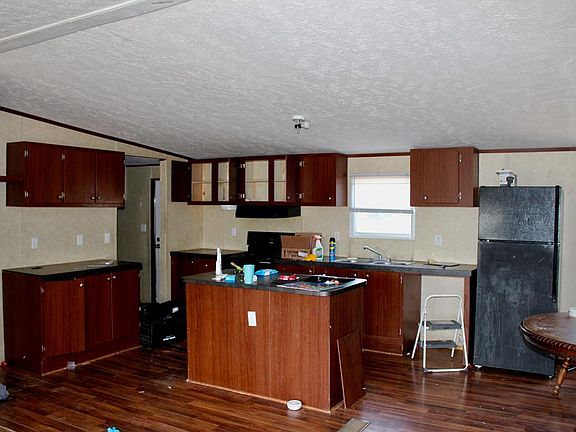 3rd image of 507 7th St