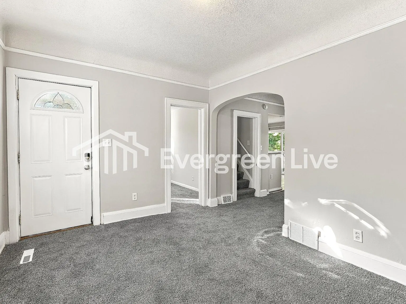3 bed, 1.0 bath, 1107 sqft, $1,695 — Photo 3