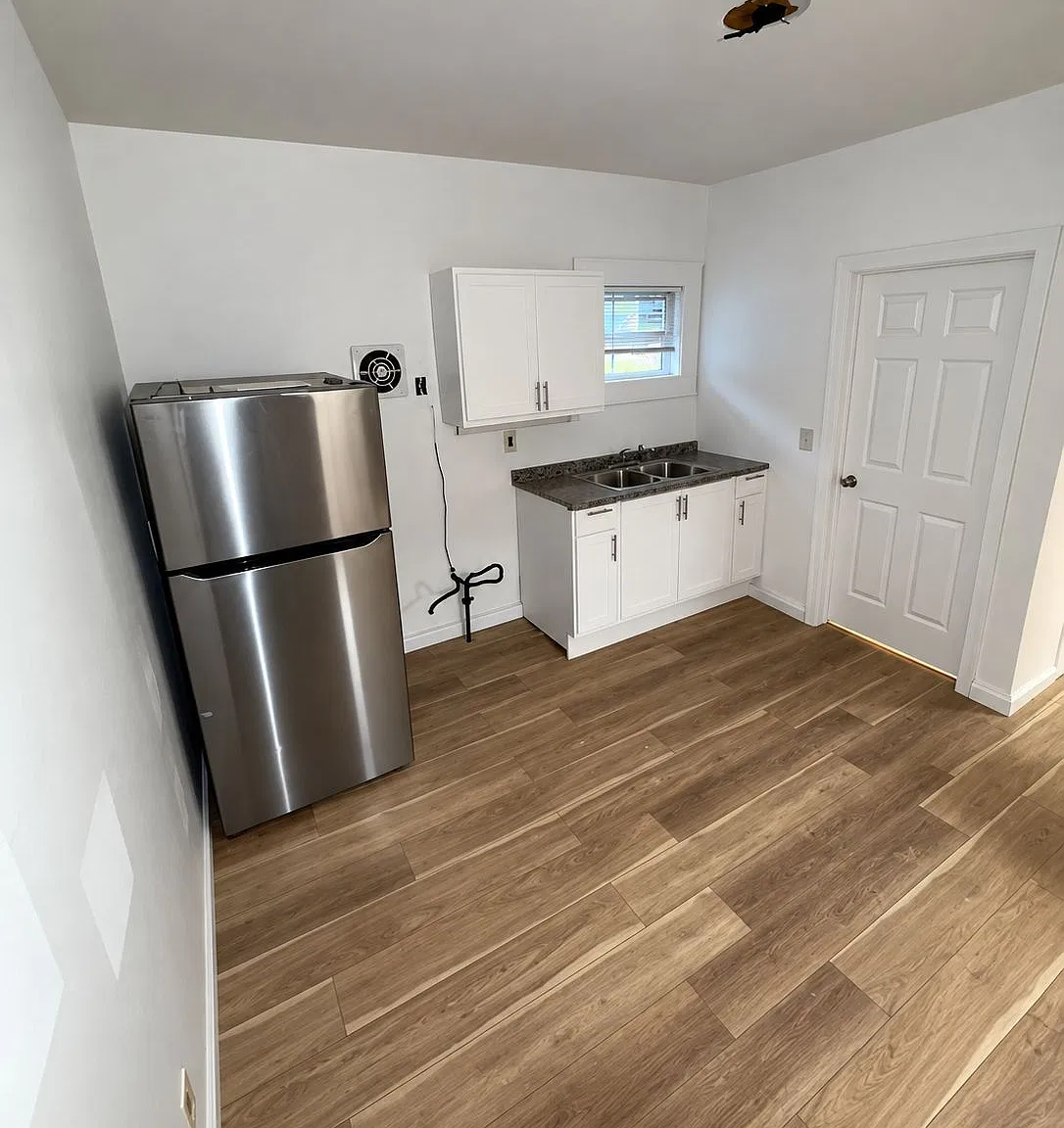 1128 Park St — Photo 1