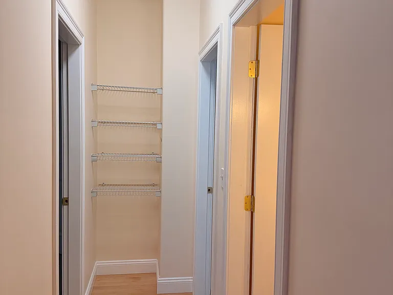 18 Kirby Rd — Photo 6