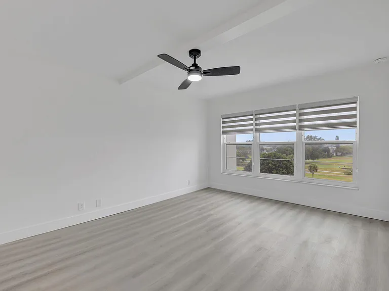3050 N Palm Aire Dr #704 — Photo 10