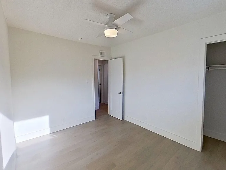 443 W Valencia Dr — Photo 15