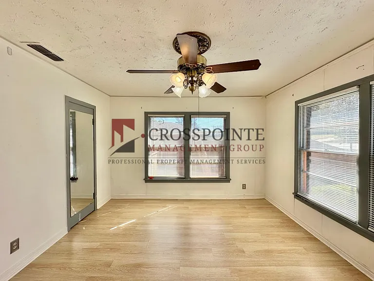 1107 Dogwood St — Photo 13