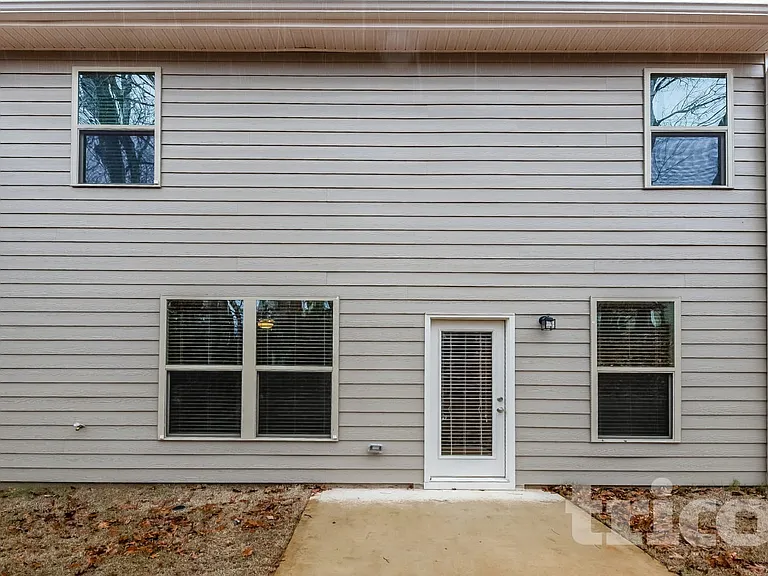 216 Stillwood Dr — Photo 8