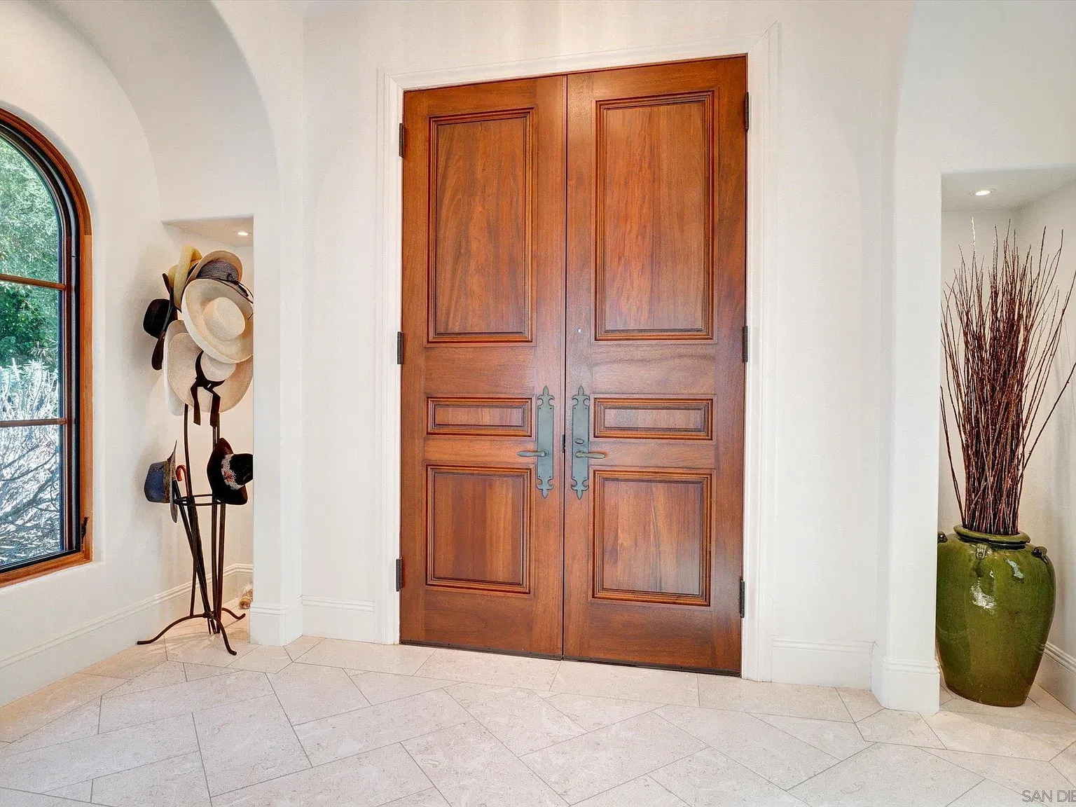 3 bed, 3.0 bath, 2280 sqft, $15,000 — Photo 2