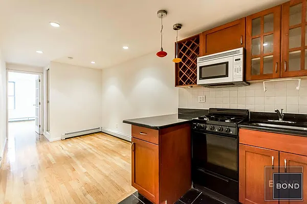 Rented by Bond New York | media 34