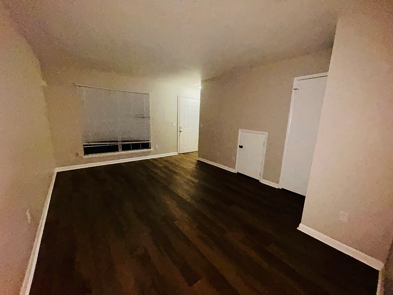 2 bed, 1.5 bath, 1050 sqft, $998 — Photo 3