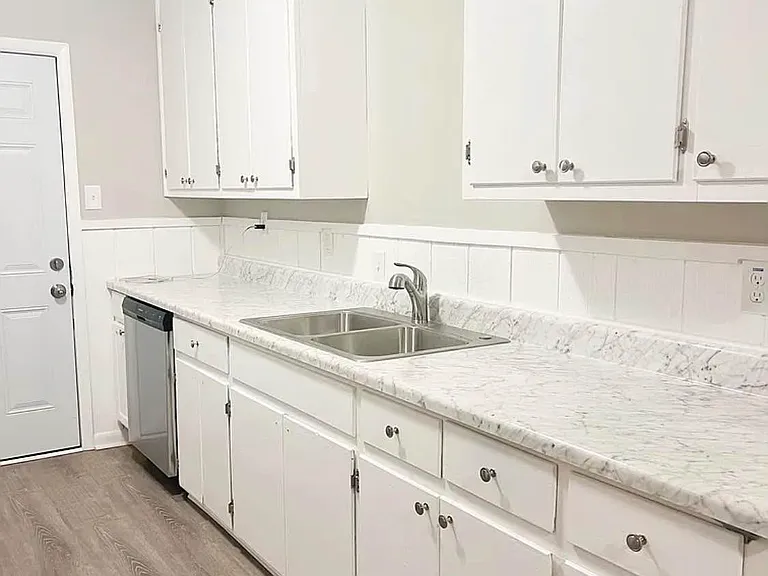 6148 Pineneedle Dr SW — Photo 1