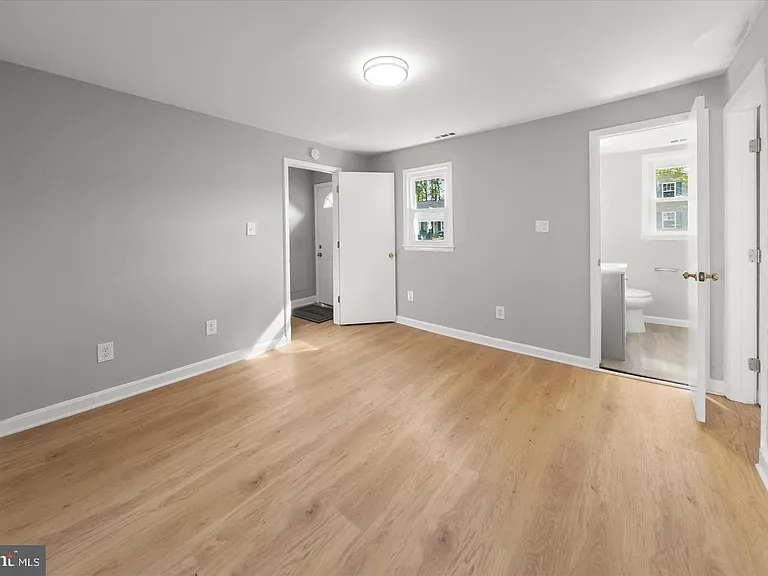 6306 Leapley Rd — Photo 10