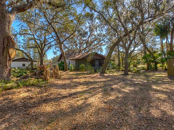 3rd image of 2502 Pemberton Creek Dr