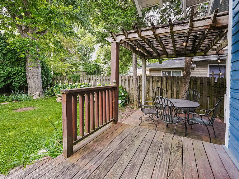 1403 S Walnut St — Photo 63
