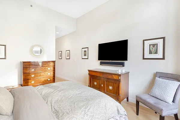 Sold by Compass | media 7