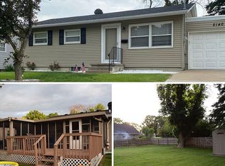 2140 Glenn Ct, Bettendorf, IA