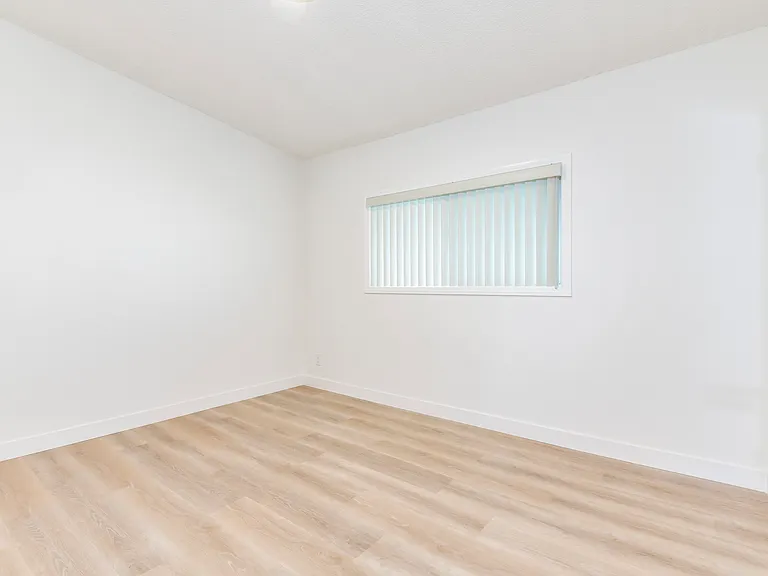 1005 E Doran St #J — Photo 17