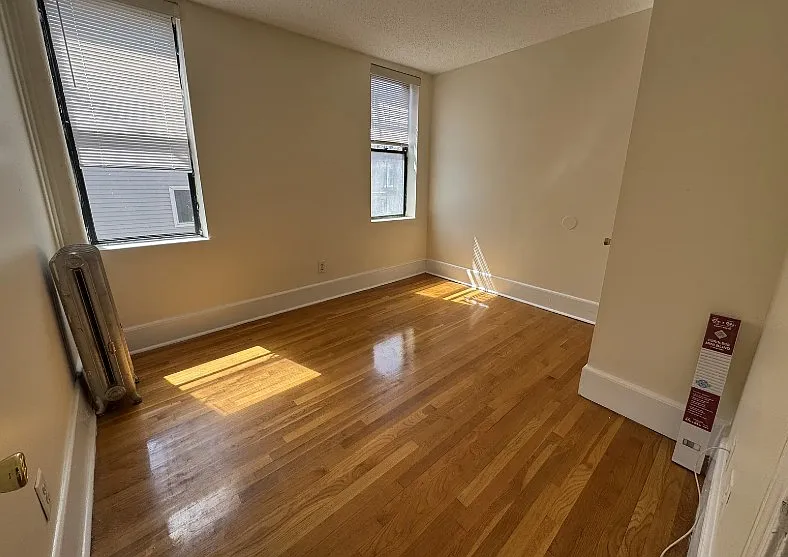 11 Barrows St #3