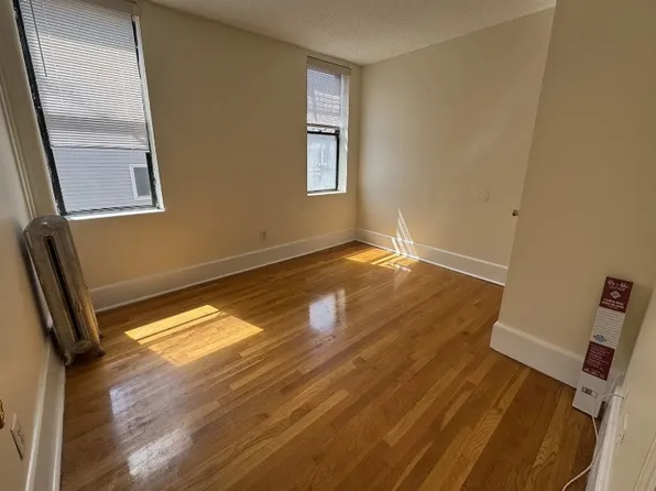 11 Barrows St APT 3, Allston, MA 02134