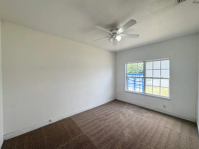 2412 Buchanan St — Photo 12