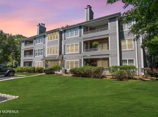 911 Meadow Ct UNIT 911, Helmetta, NJ 08828